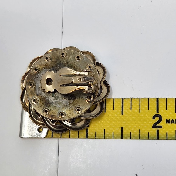 Star Vintage Brand Gold Tone Pinwheel Round Clip On Earrings Statement Jewelry - Picture 6 of 6